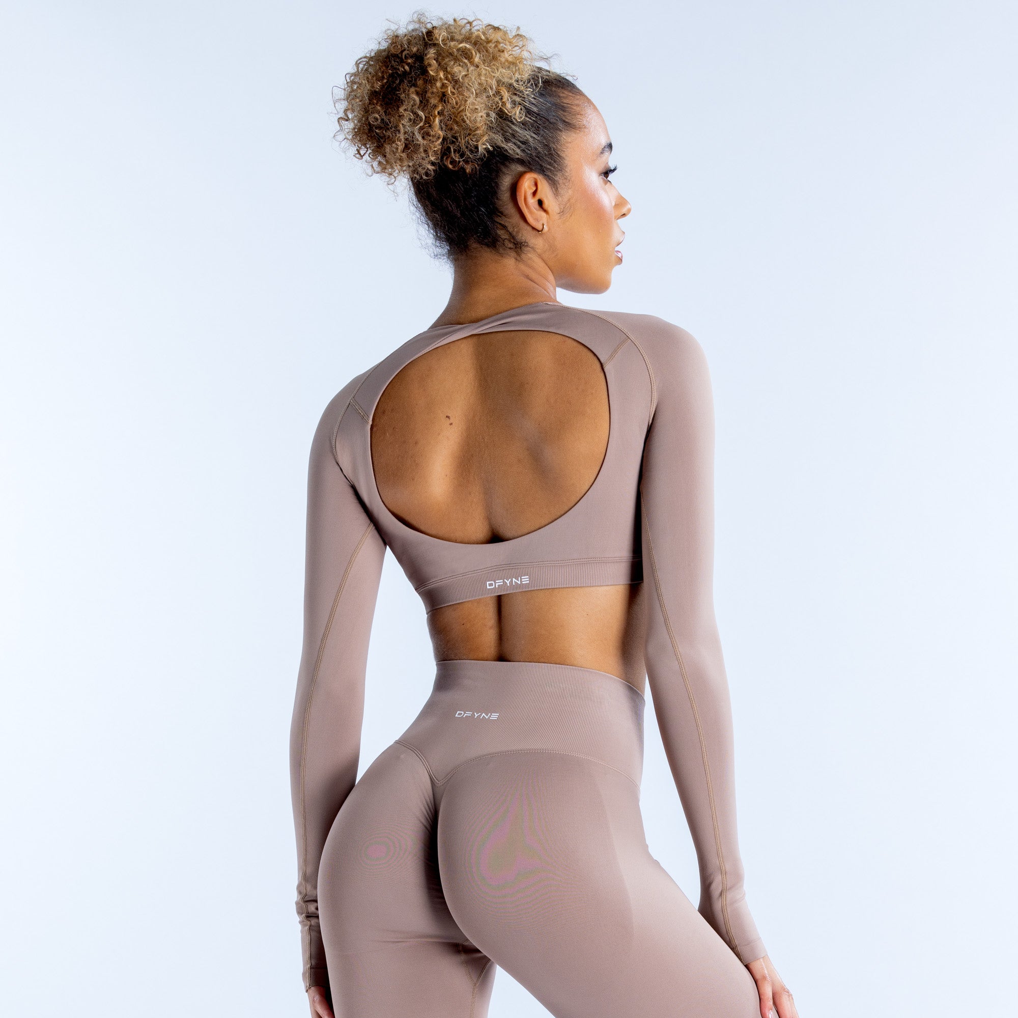 Top DFYNE Dynamic Long Sleeve Crop Damskie Beżowe | 8239-HBGTD