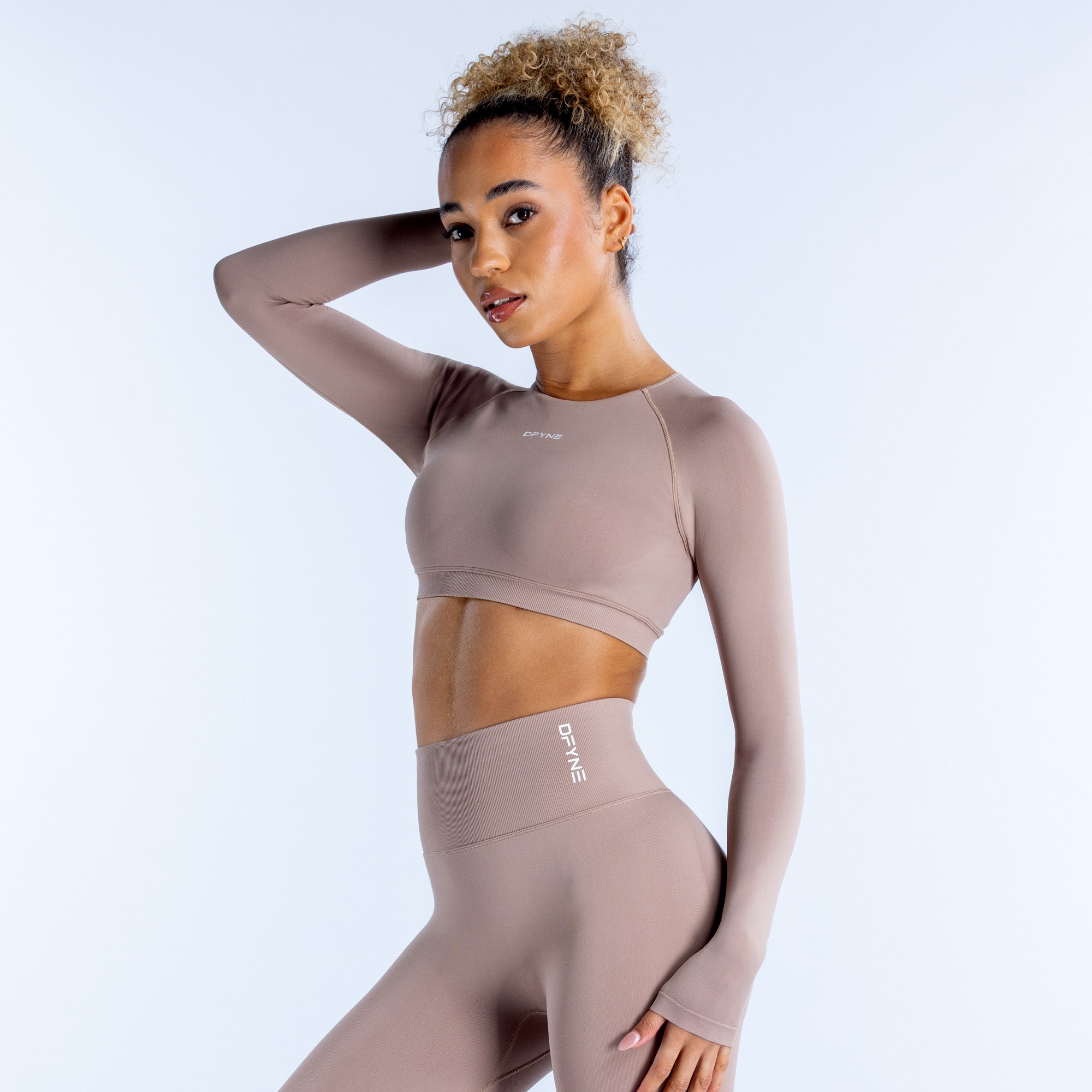 Top DFYNE Dynamic Long Sleeve Crop Damskie Beżowe | 8239-HBGTD